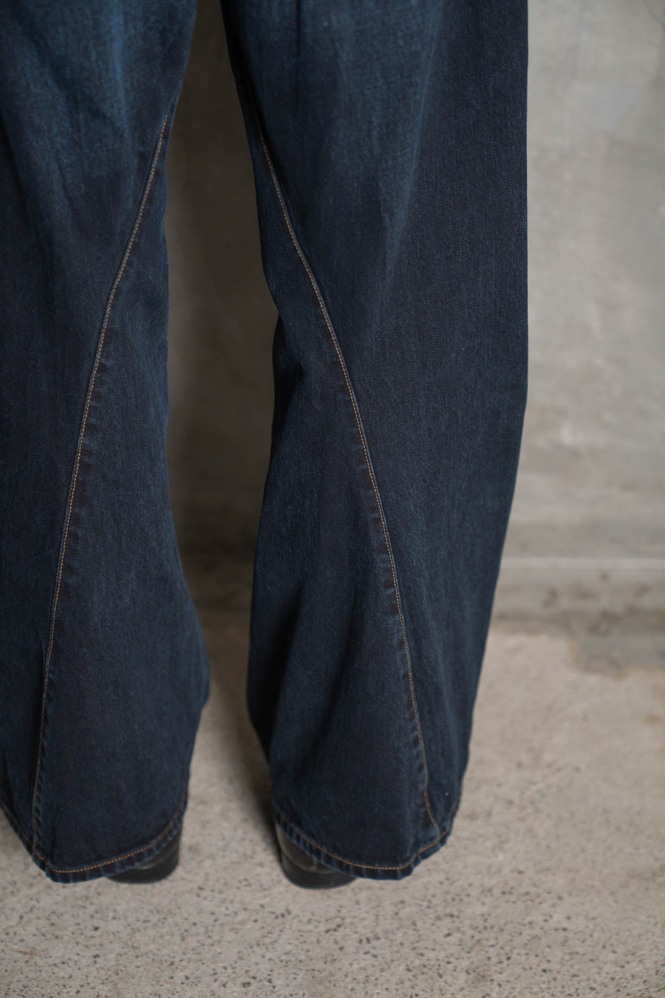 3D TWISTED WIDE LEG JEANS