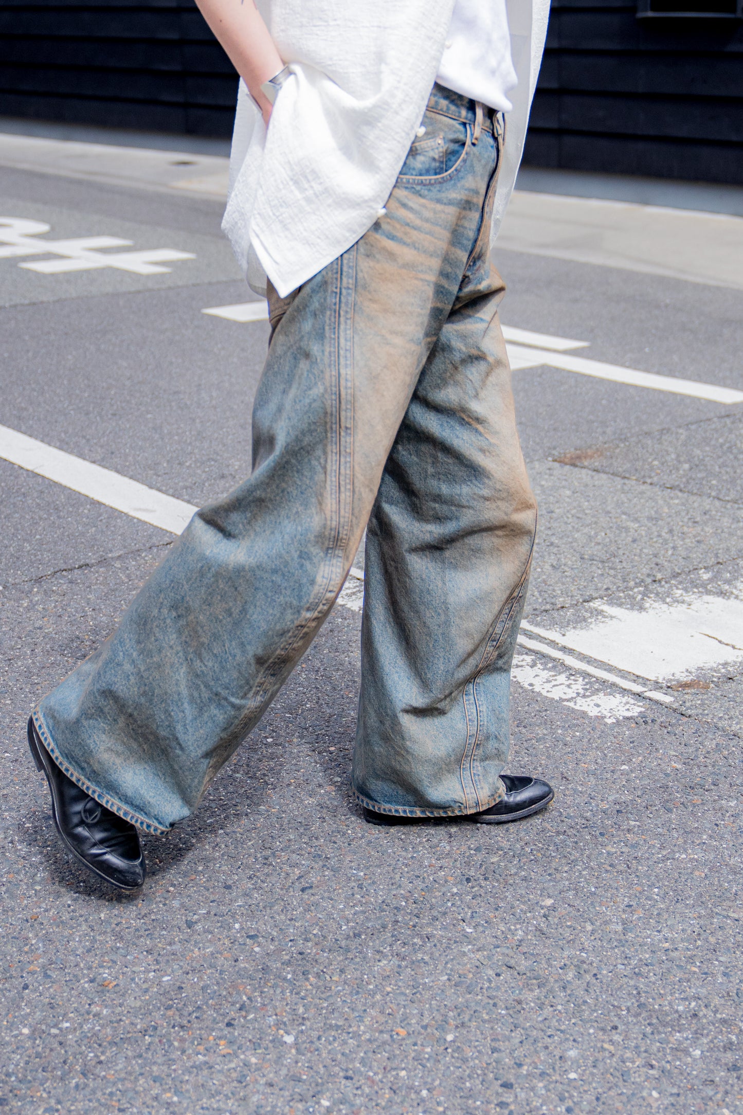 3D TWISTED WIDE LEG JEANS