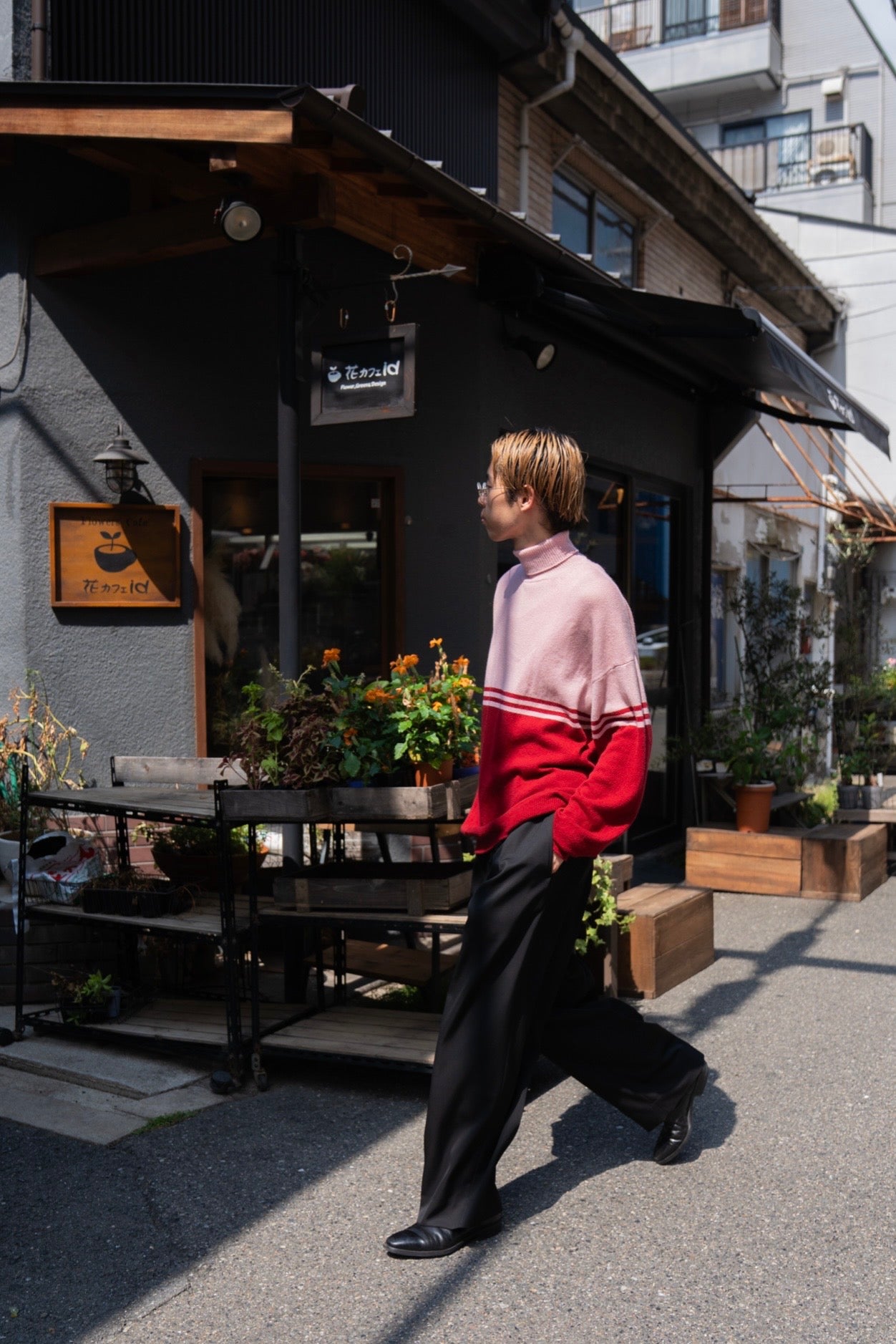 CASHMERE TURTLE SWEATER