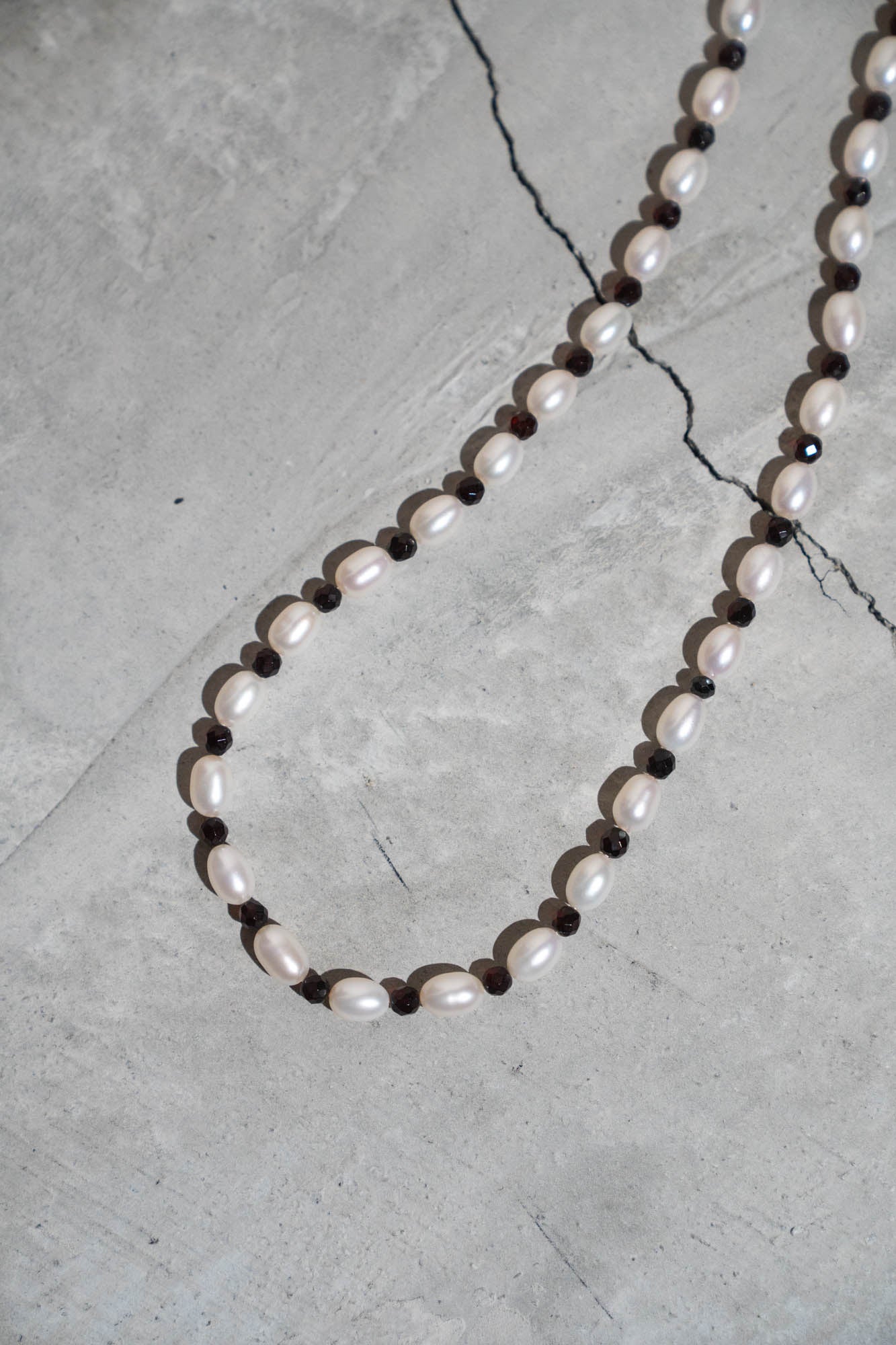 NOIR DEW PEARL NECKLACE