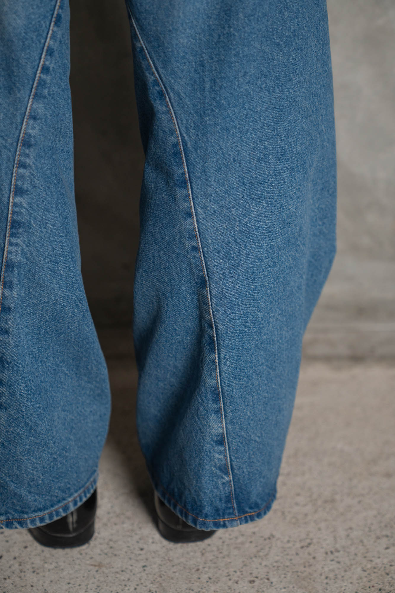 3D TWISTED WIDE LEG JEANS