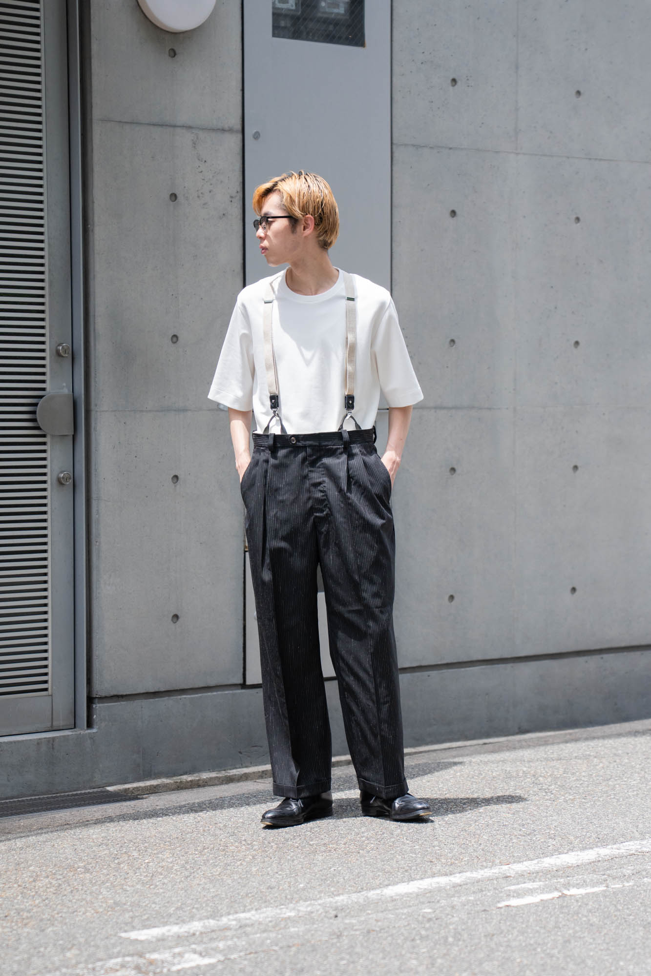sign別注 Two-tuck trousers with suspenders