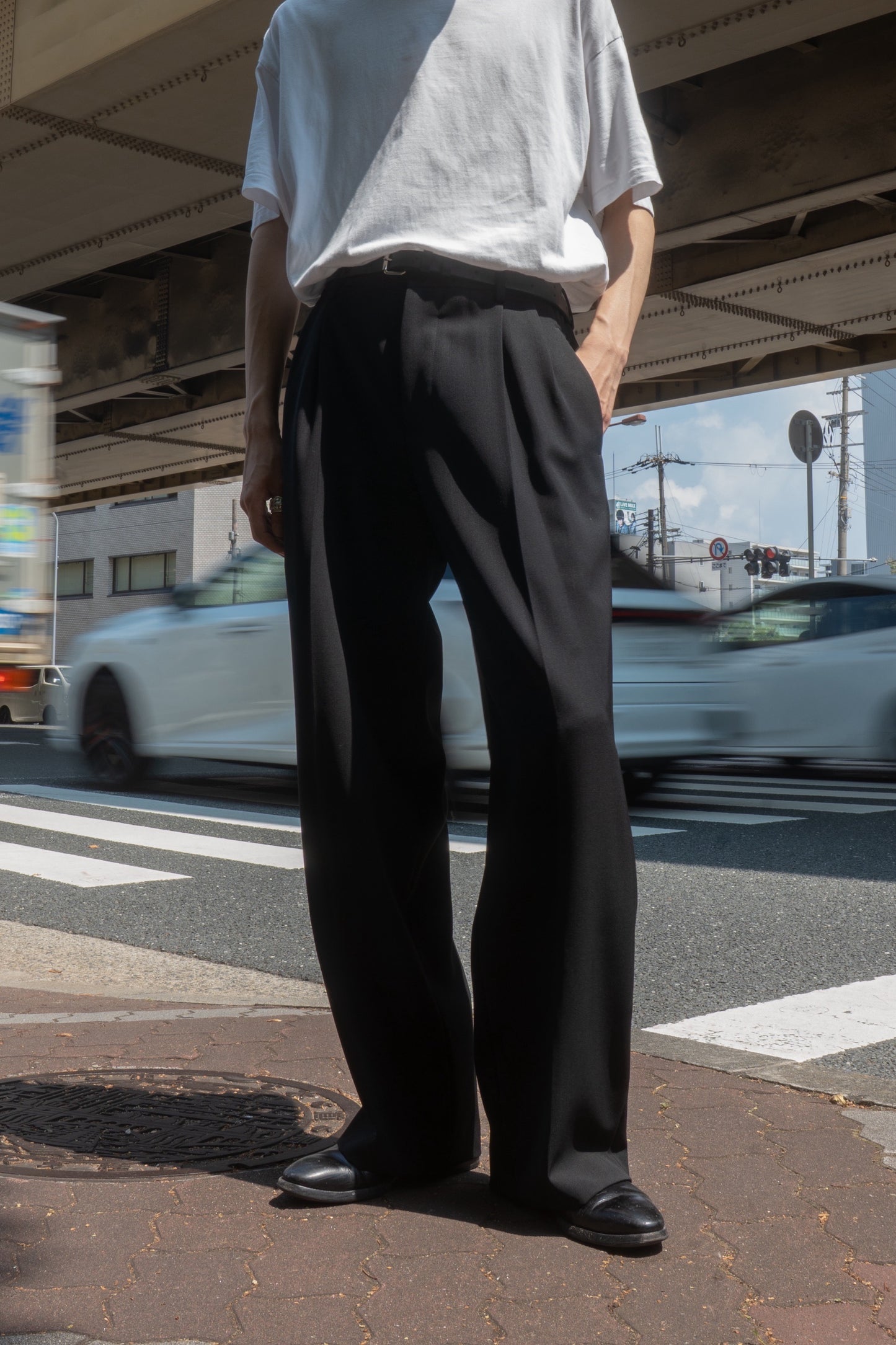 sign別注 TWO TUCKS WIDE TROUSERS
