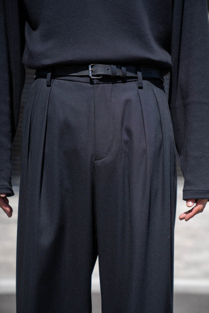 TWO TUCKS WIDE CARGO PANTS