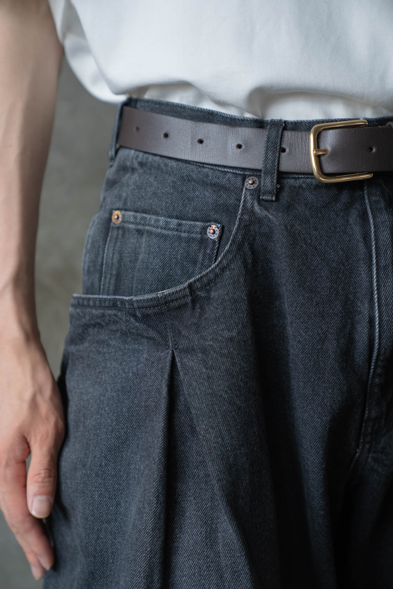 3D cutting denim pants