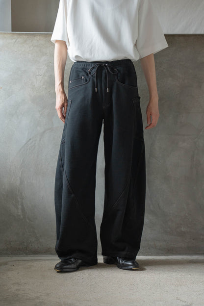 3D cutting sweat pants