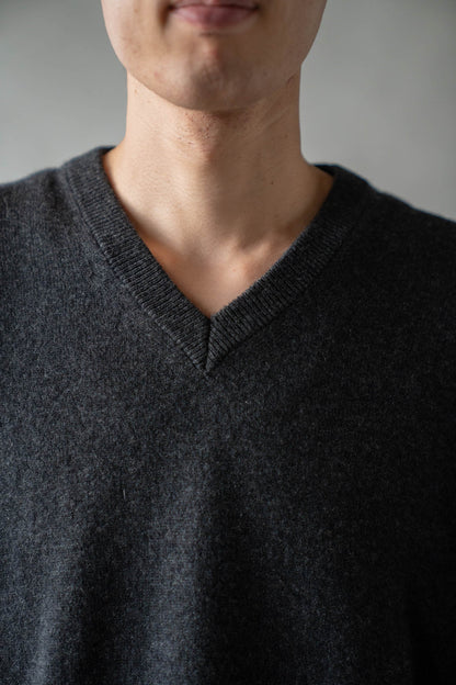 CASHMERE V-NECK KNIT .16