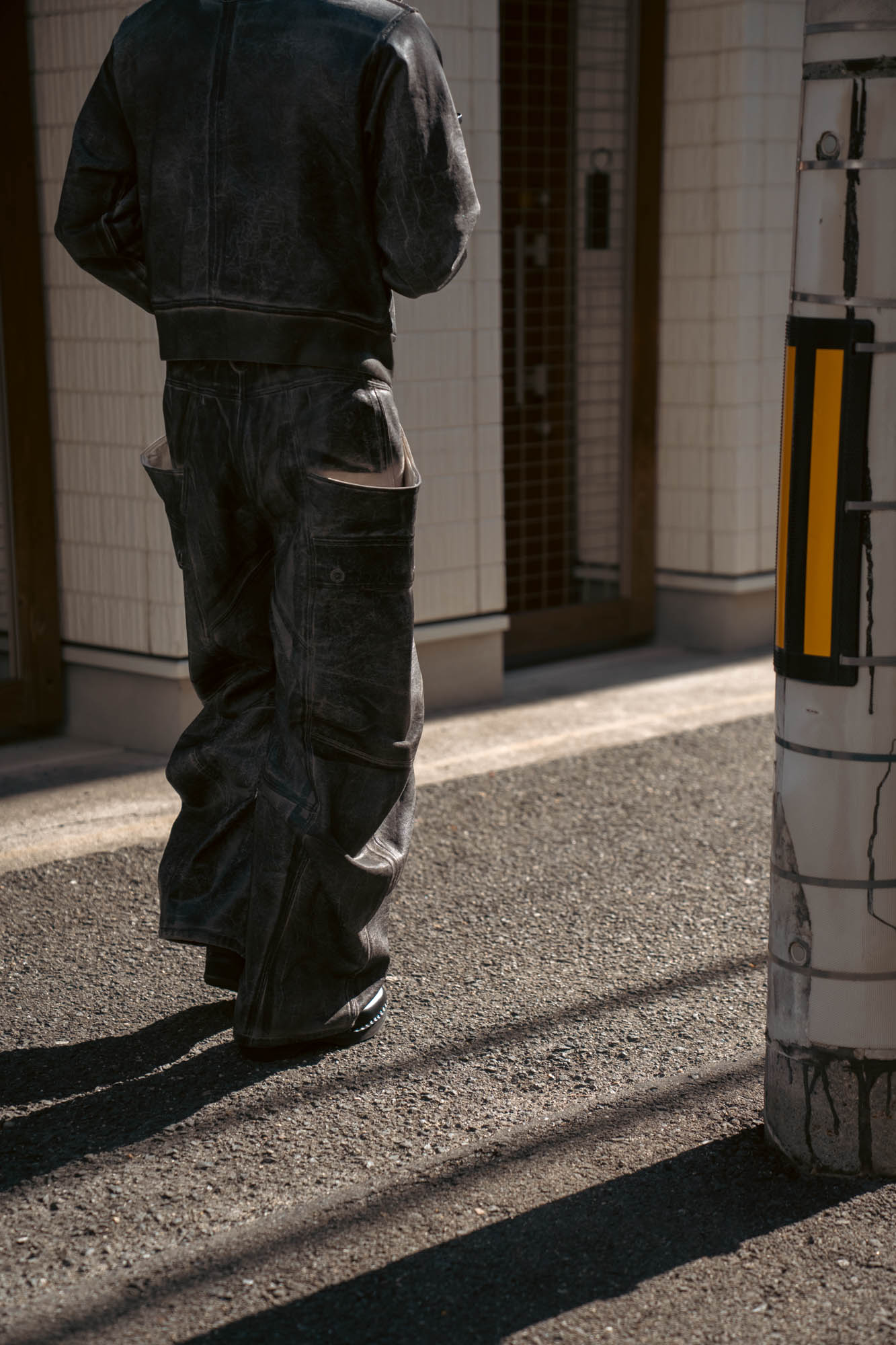 CRACKING COATED BANANA CUTTING PANTS .15