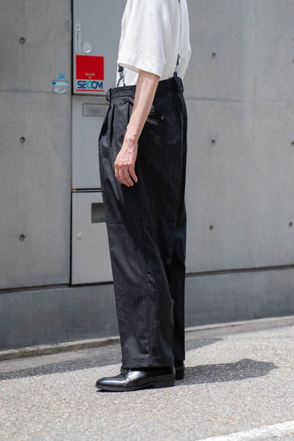 sign別注 Two-tuck trousers with suspenders