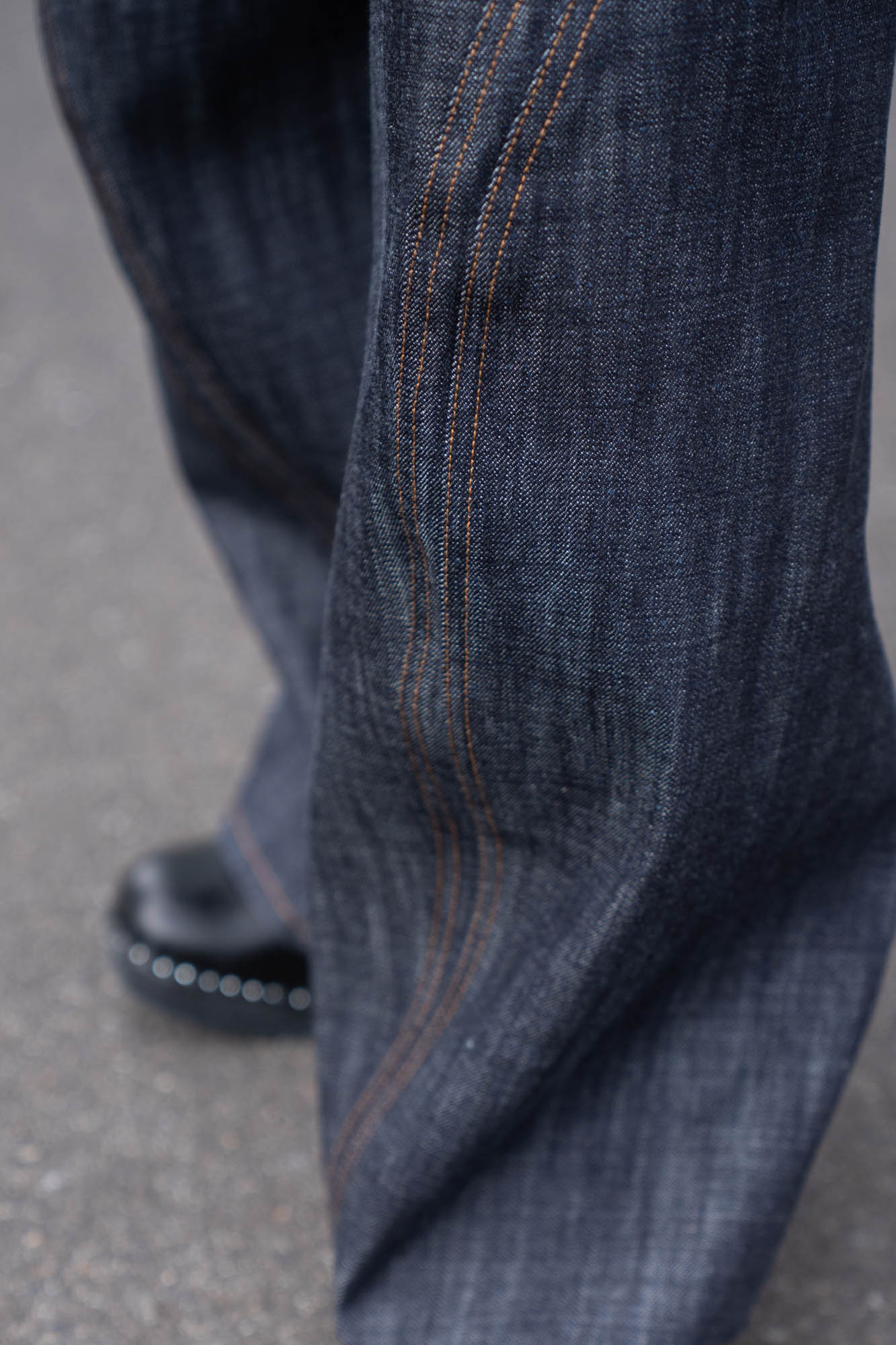 3D TWISTED WIDE LEG JEANS