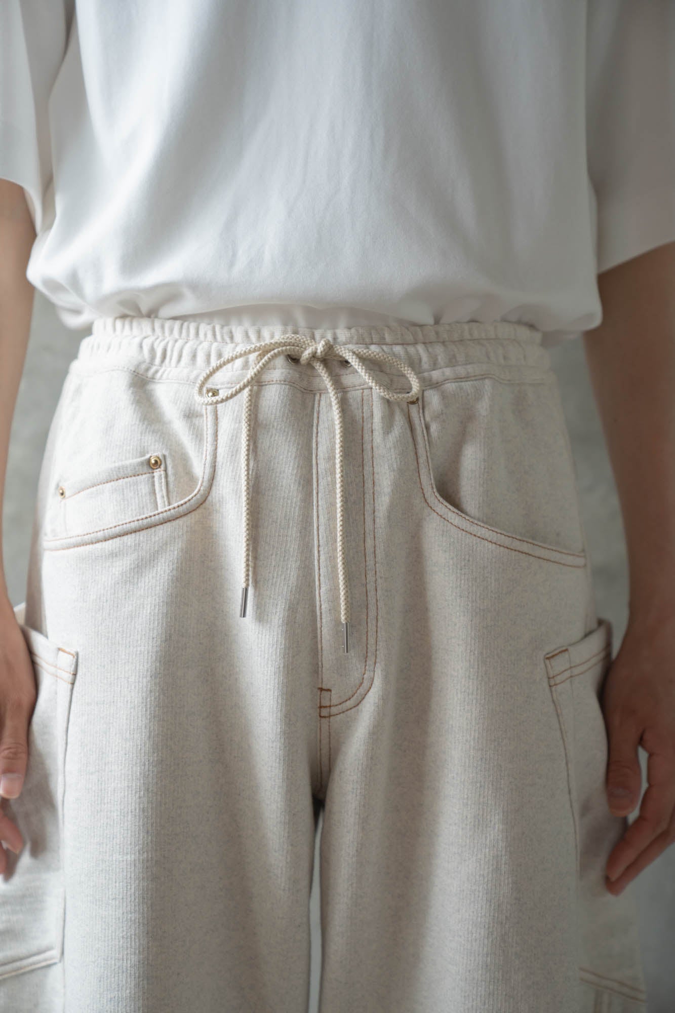 3D cutting sweat pants