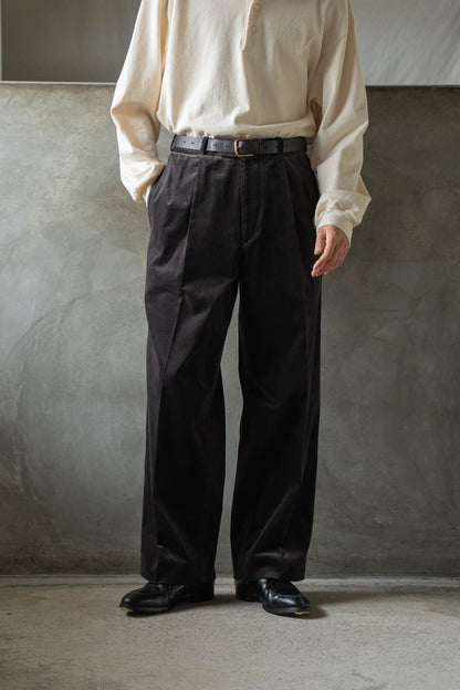 Fade Velvet Two-tuck Slacks