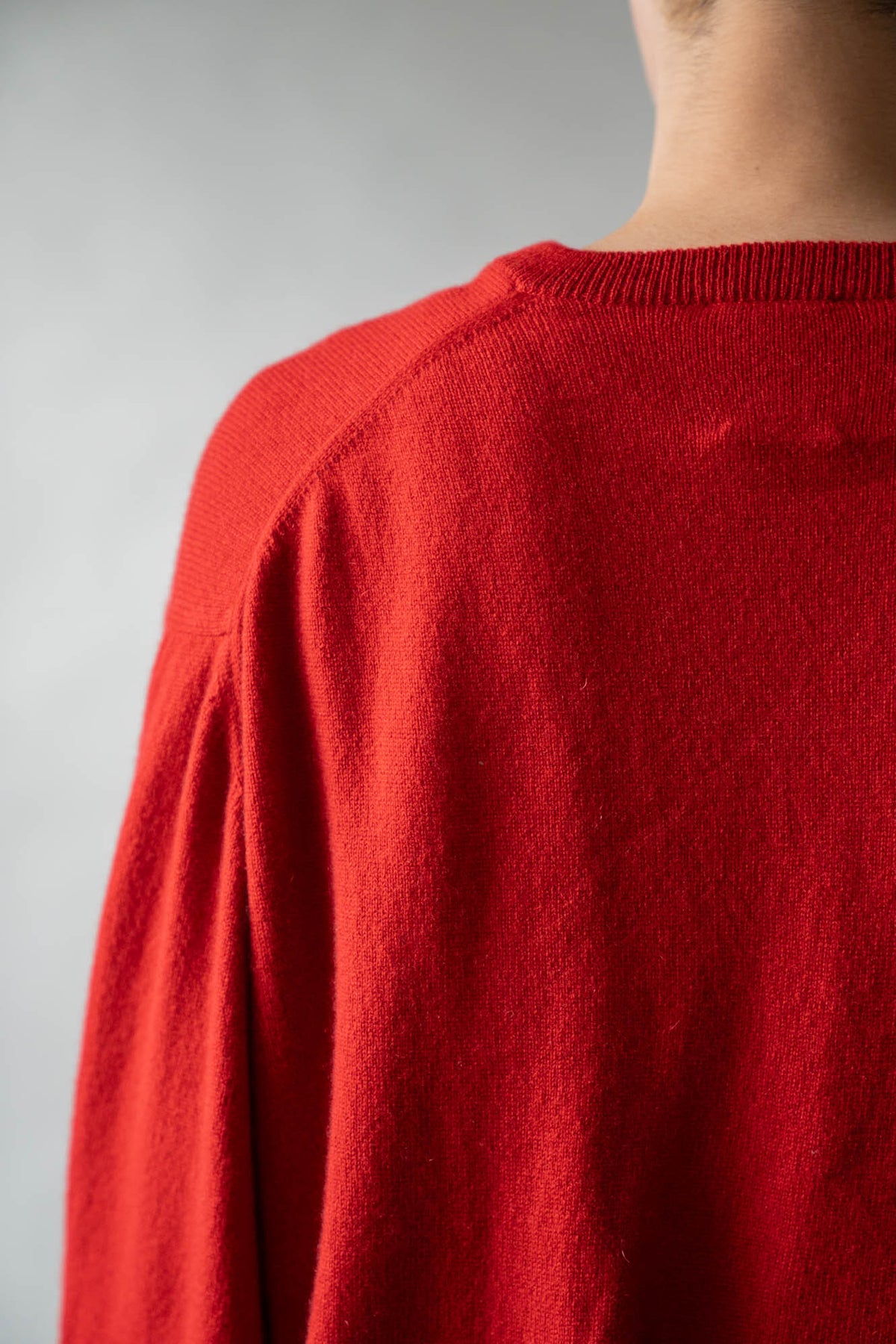 CASHMERE V-NECK KNIT .16
