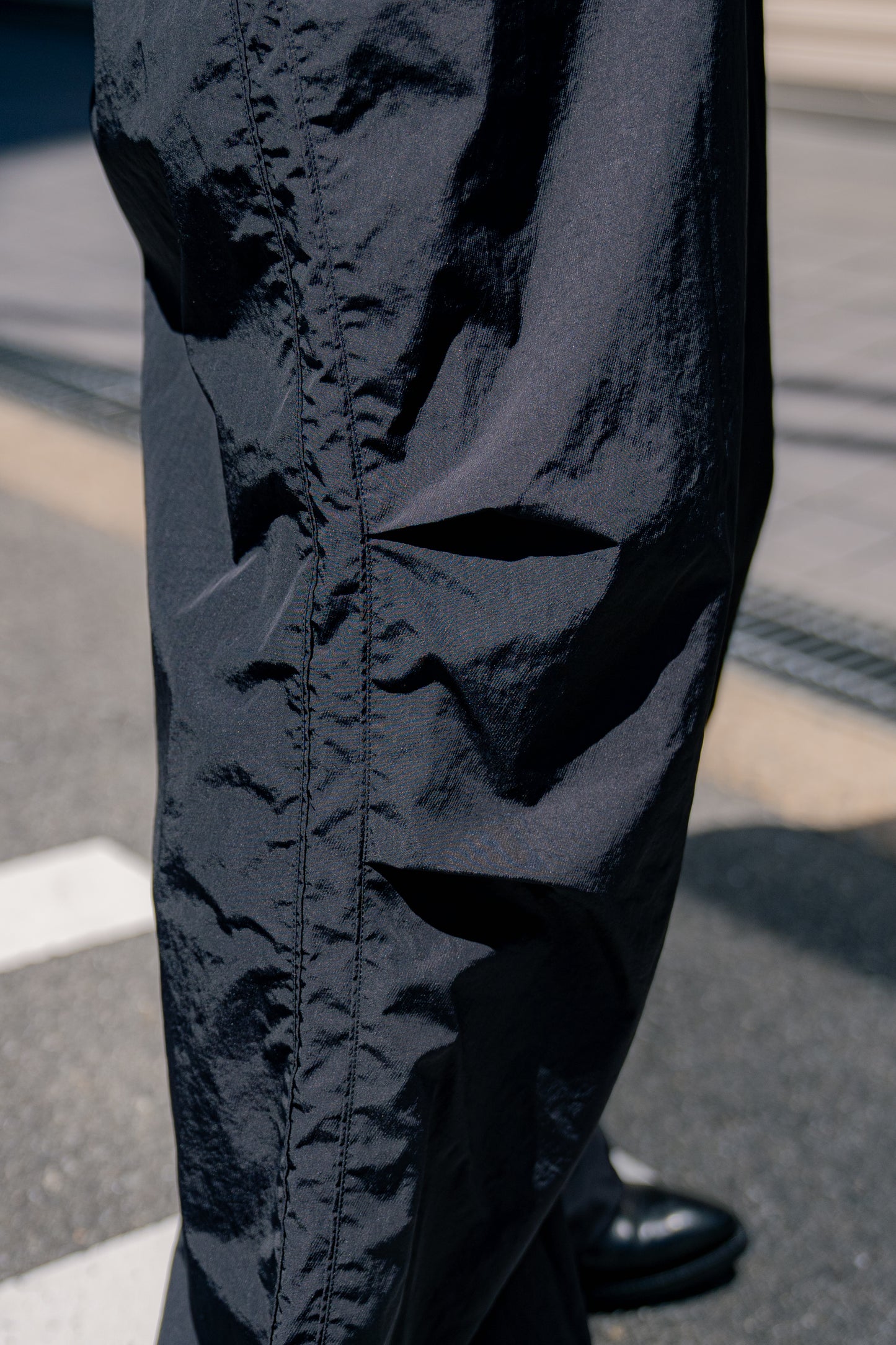 NYLON TWILL CARGO EASY TROUSERS