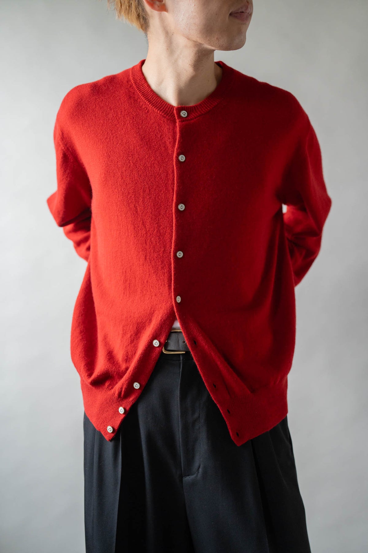 CASHMERE CREW NECK CARDIGAN .16