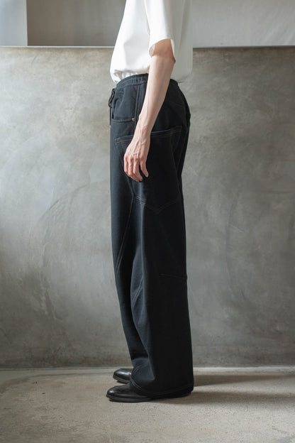 3D cutting sweat pants
