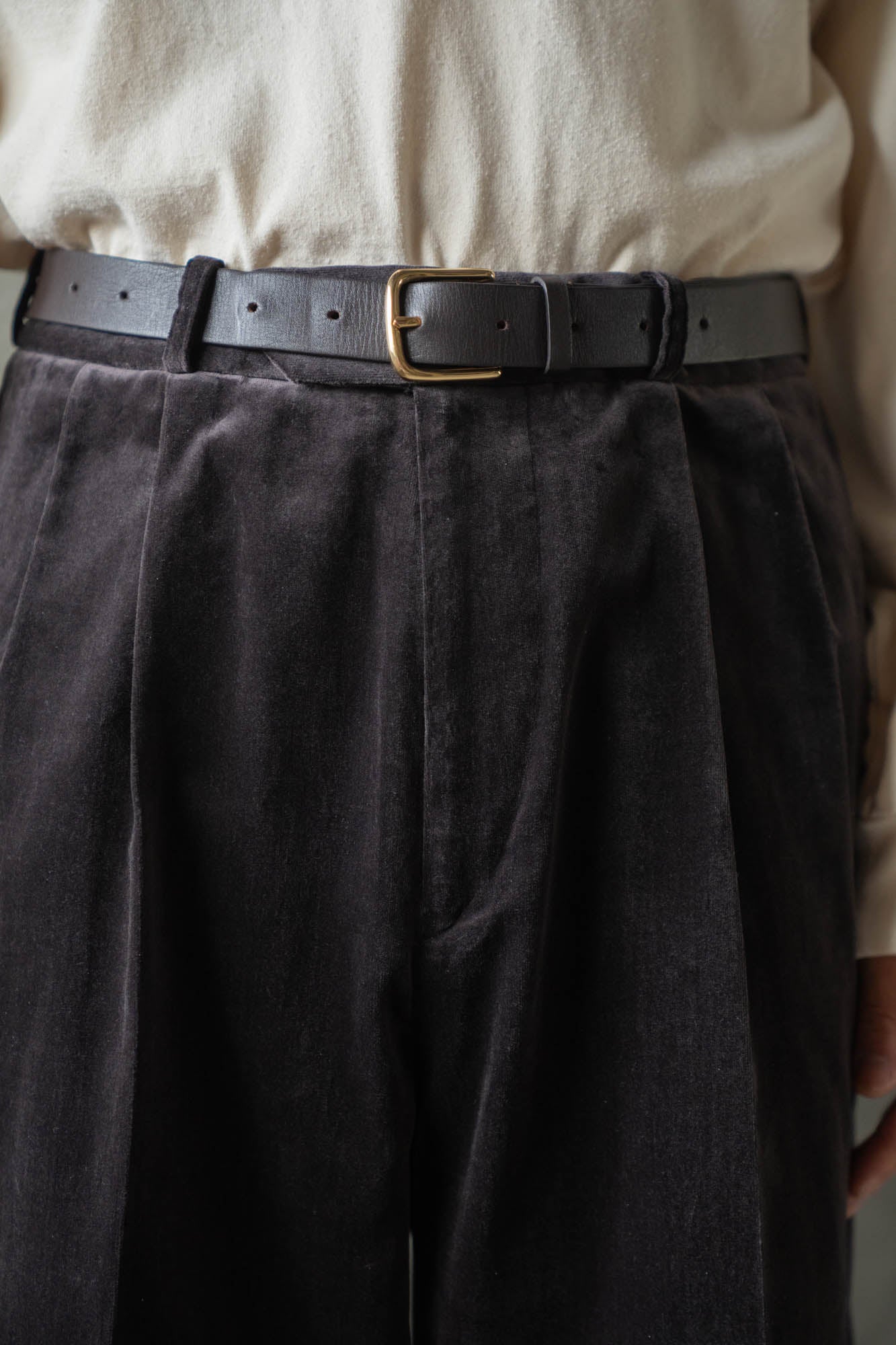 Fade Velvet Two-tuck Slacks