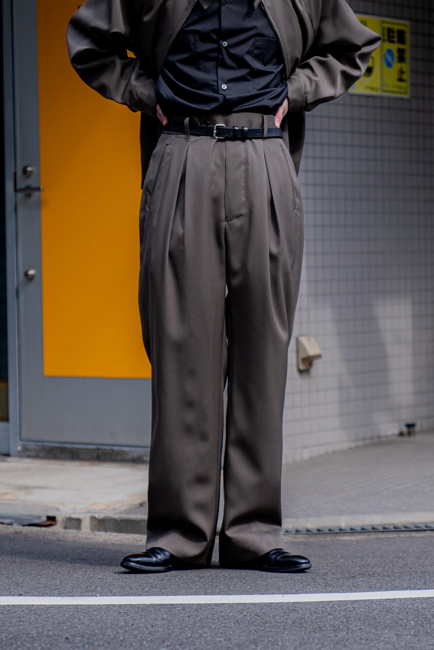 INVETED PLEATS TROUSER