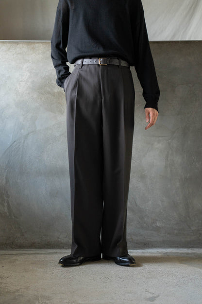 TWO-TUCKS WIDE TROUSERS