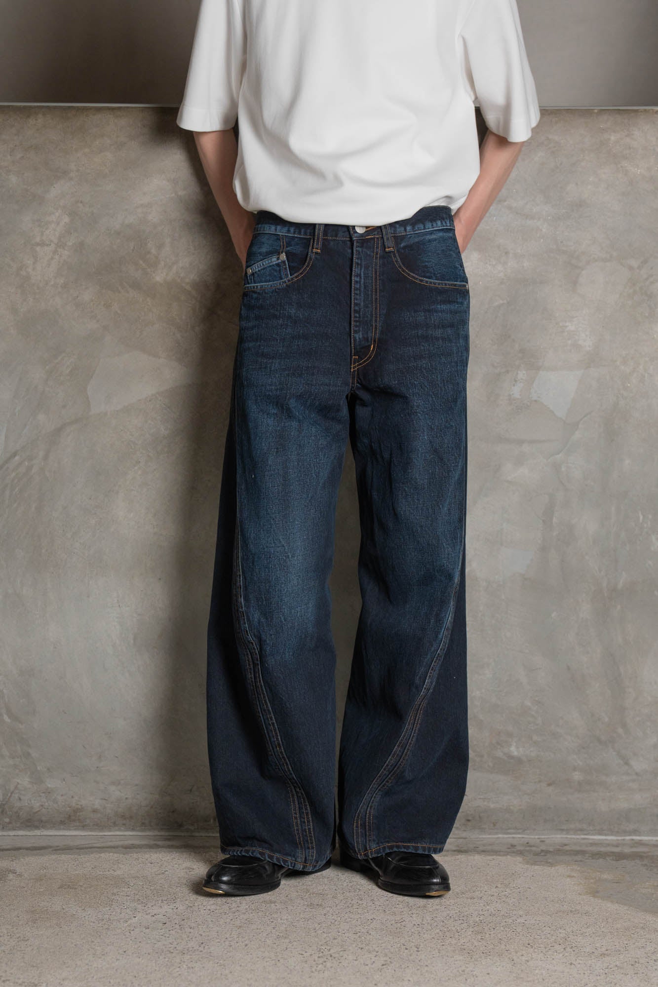 3D TWISTED WIDE LEG JEANS | デニム NVRFRGT（ネバーフォーゲット