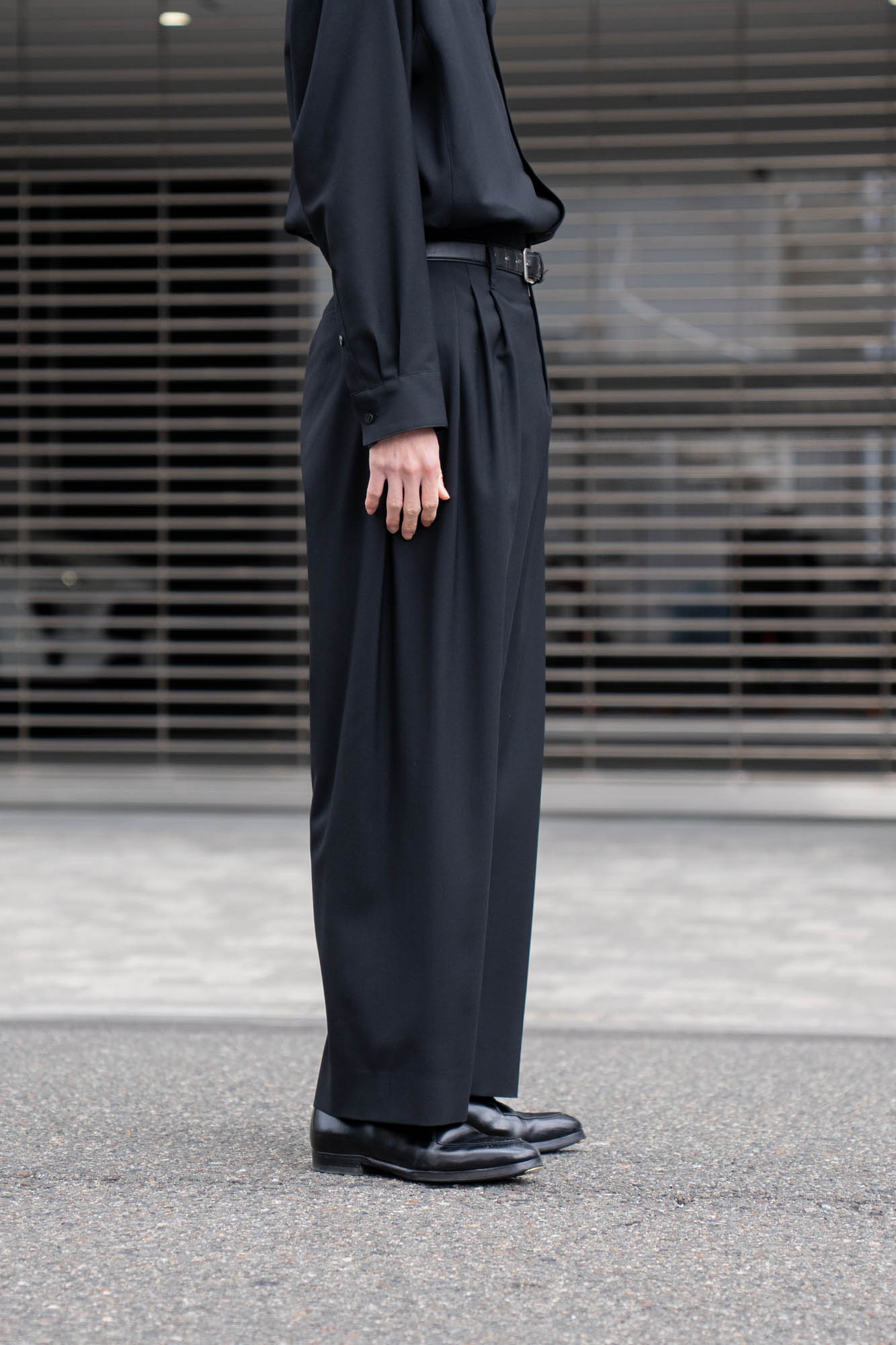 5 Tuck Trouser in Wool Tropical | スラックス OVERCOAT（オーバー