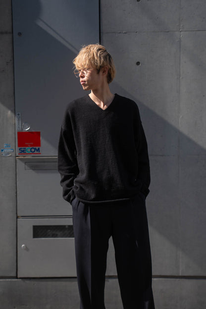 V-NECK SWEATER