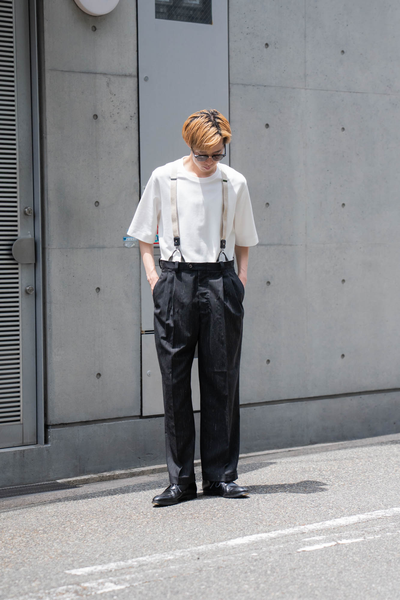 sign別注 Two-tuck trousers with suspenders