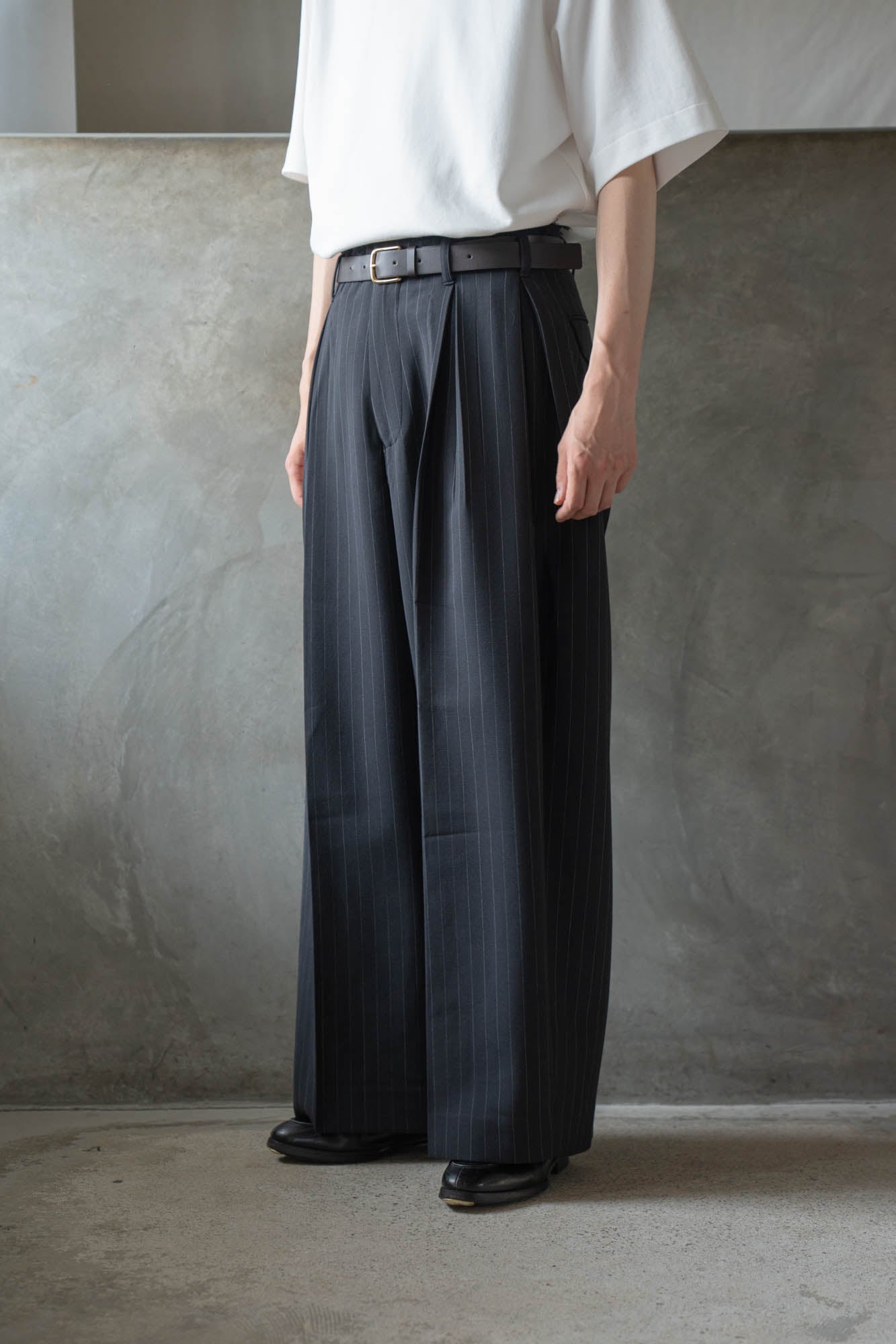 Pleats bonded wool pants