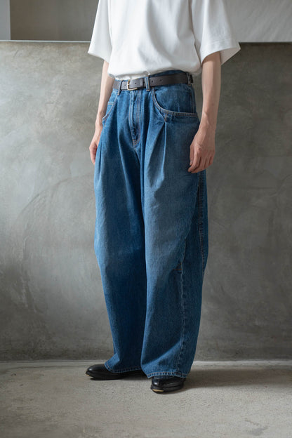 3D cutting denim pants