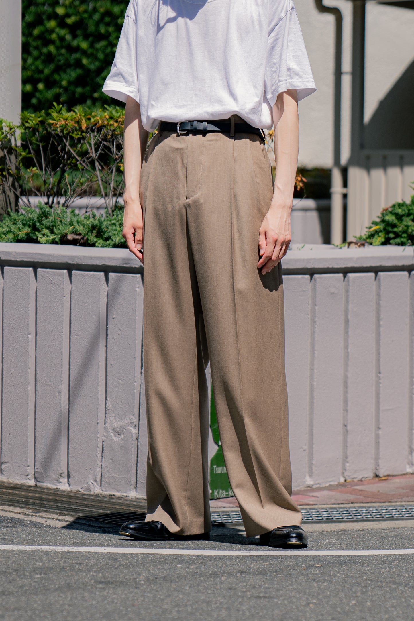 TWO TUCKS WIDE TROUSERS