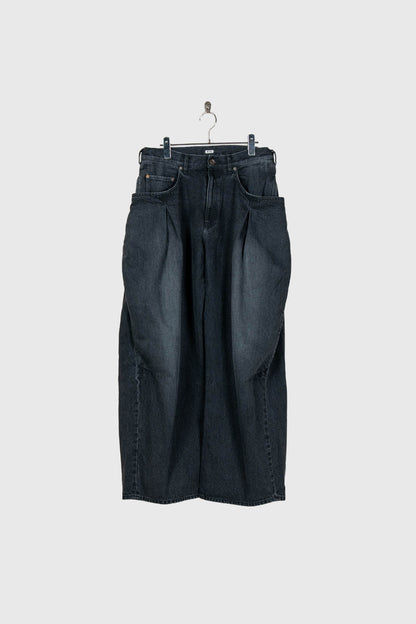 3D cutting denim pants