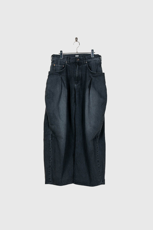 3D cutting denim pants