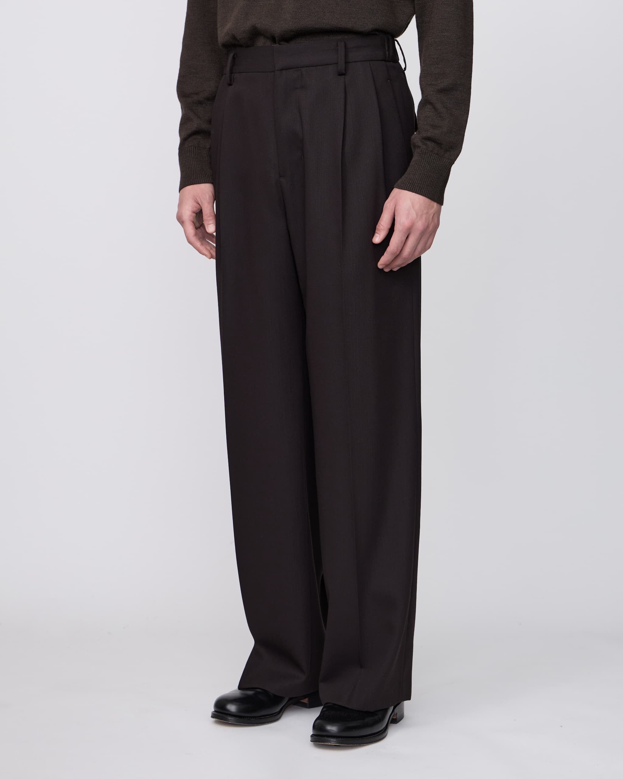 TWO TUCKS WIDE TROUSERS | パンツ irenisa（イレニサ)公式通販サイト