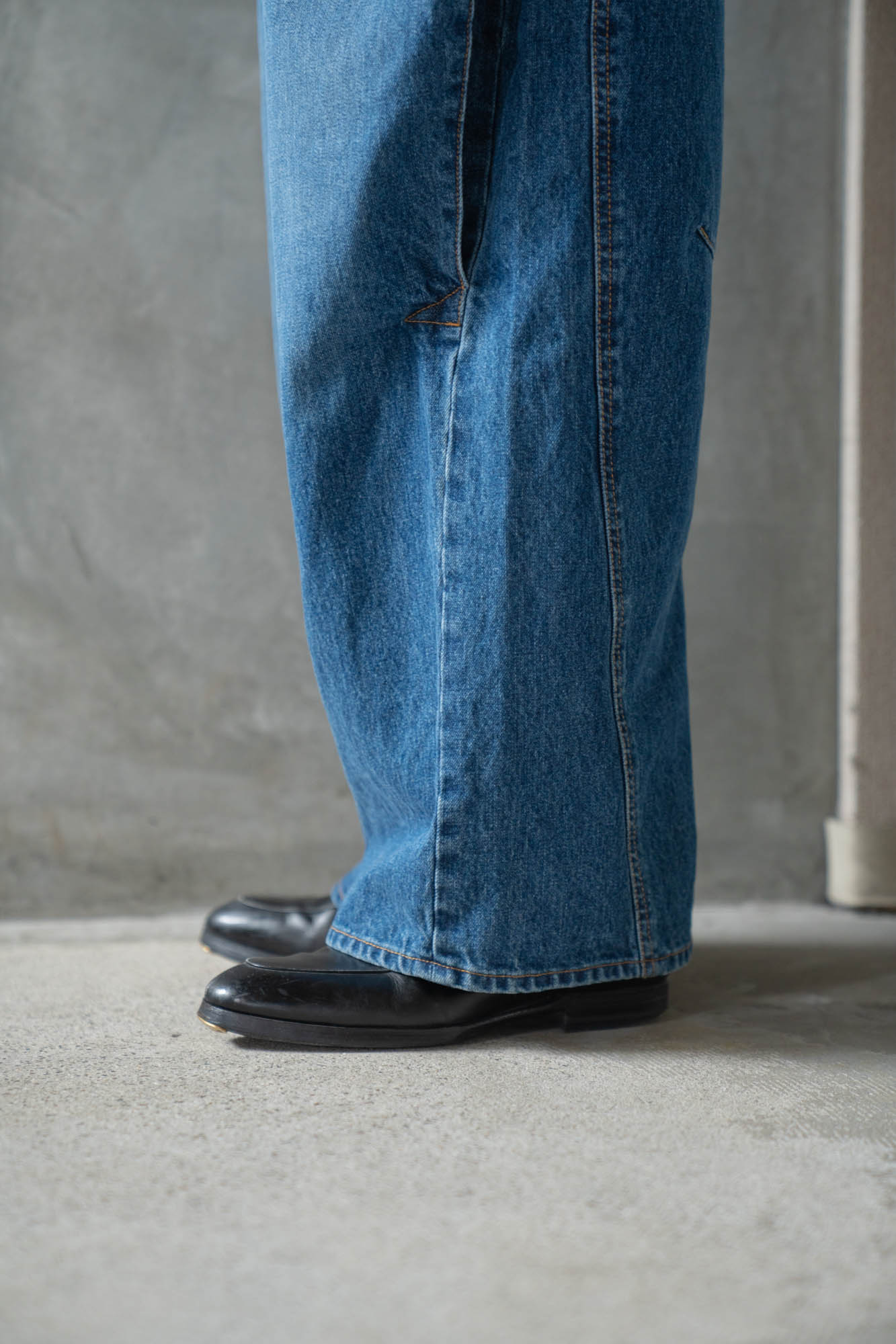 3D cutting denim pants