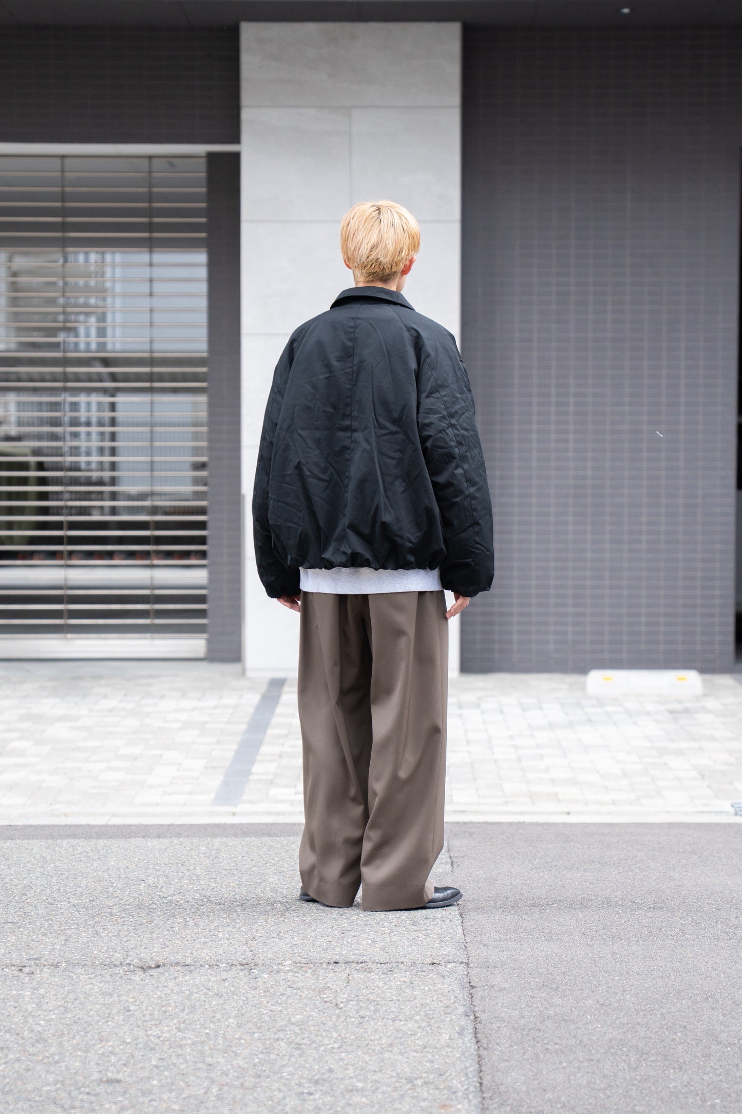 WIDE SQUARE ZIP UP DOWN JACKET