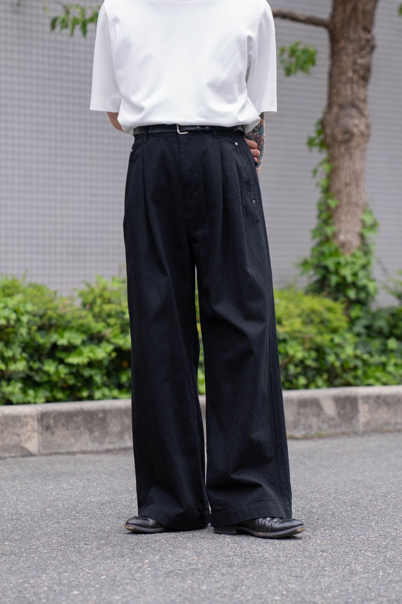 TWO TUCKS BUGGY PANTS