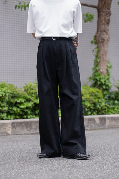 TWO TUCKS BUGGY PANTS