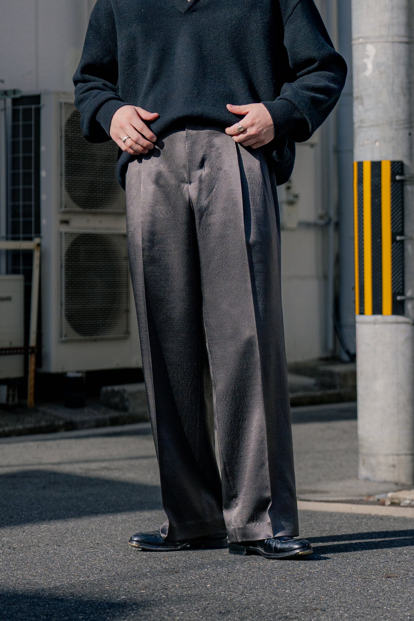 TWO TUCKS WIDE TROUSERS