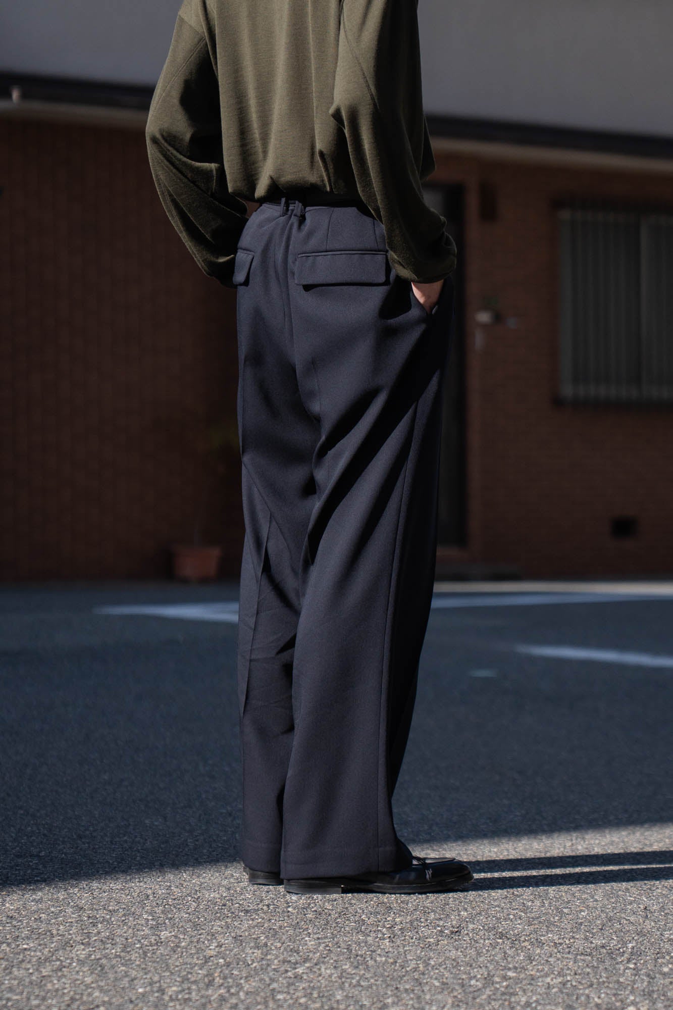 TWO TUCKS WIDE TROUSERS