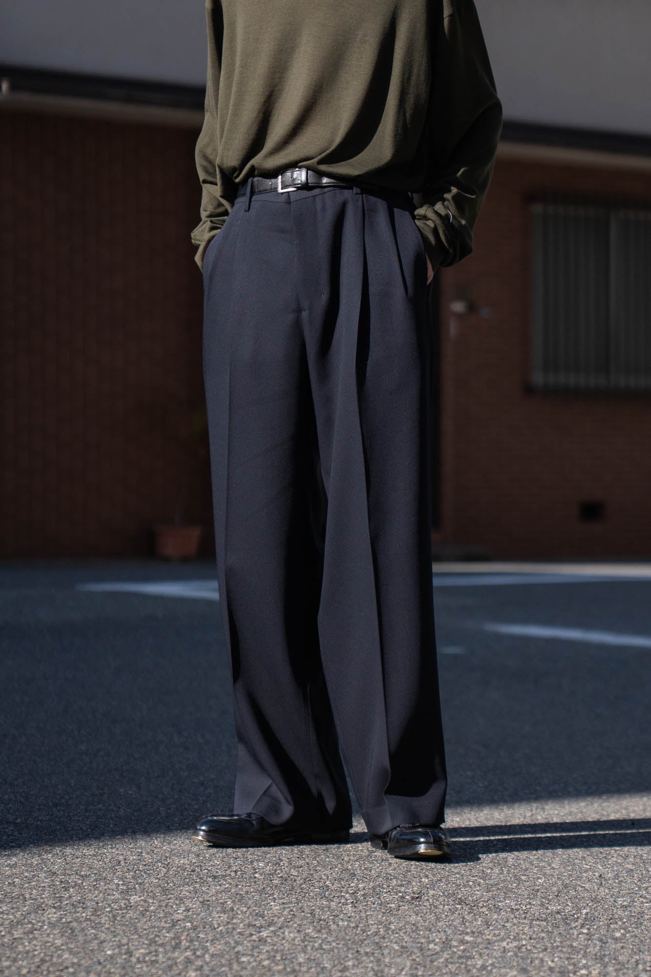 TWO TUCKS WIDE TROUSERS