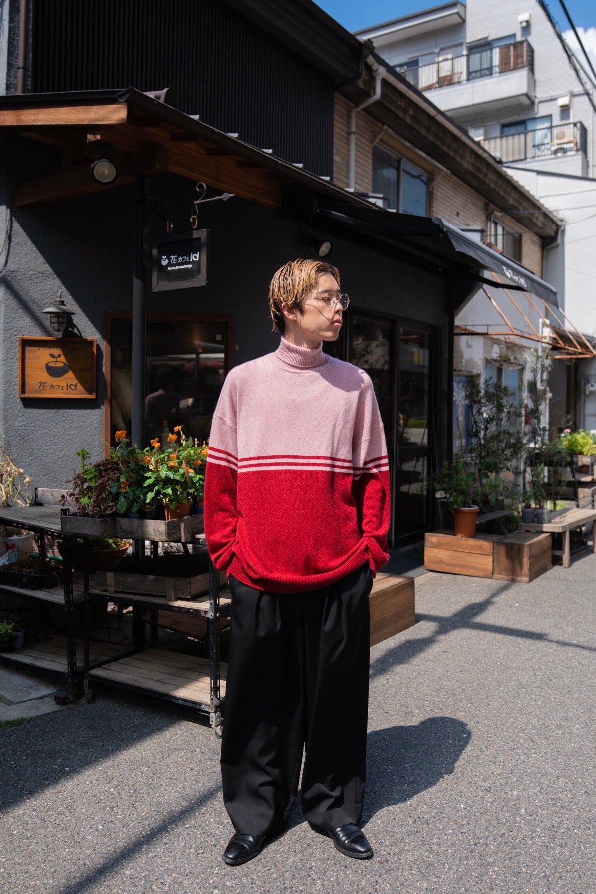 CASHMERE TURTLE SWEATER