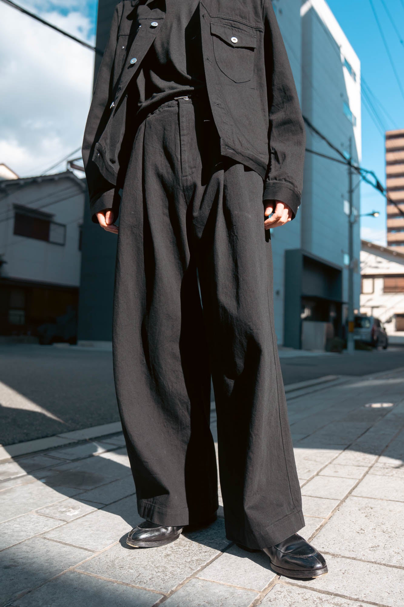 TWO TUCKS BUGGY PANTS