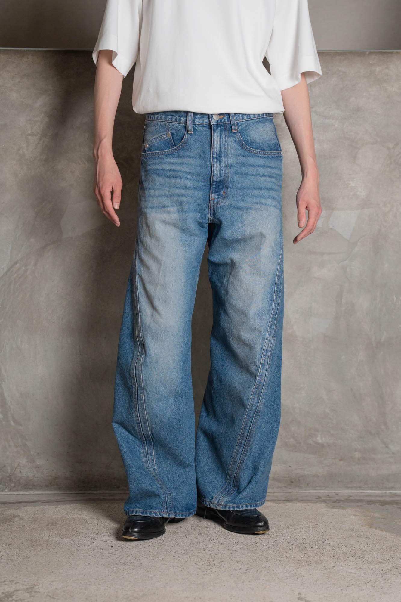 3D TWISTED WIDE LEG JEANS | デニム NVRFRGT（ネバーフォーゲット