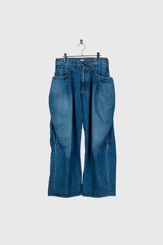 3D cutting denim pants