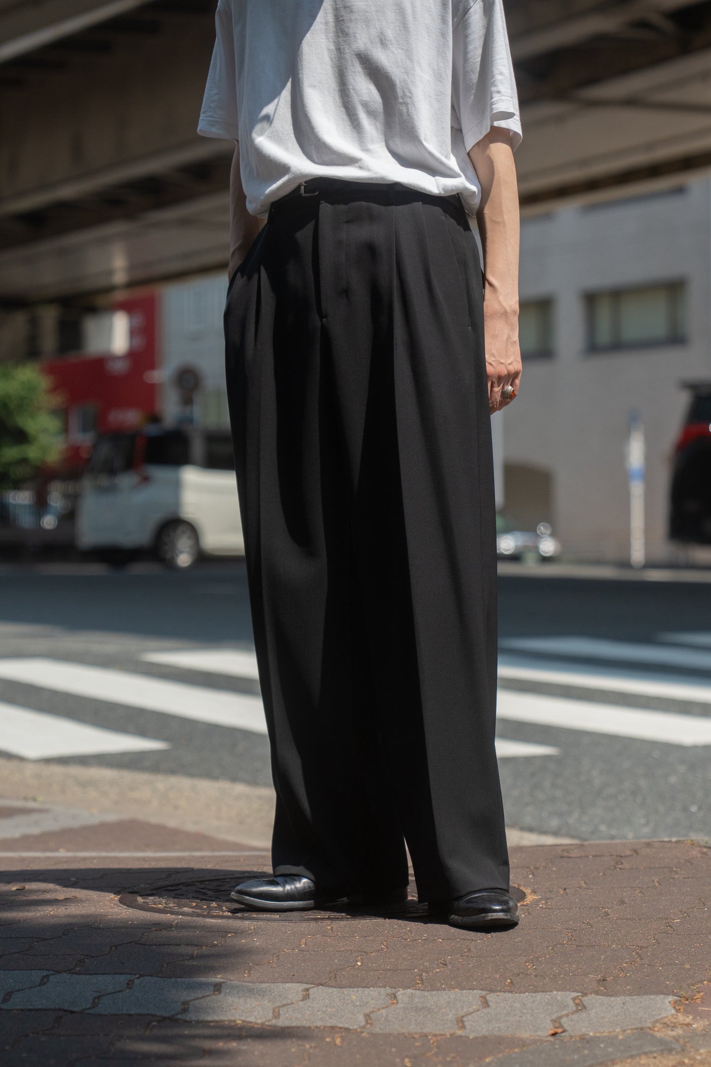 sign別注 TWO TUCKS WIDE TROUSERS