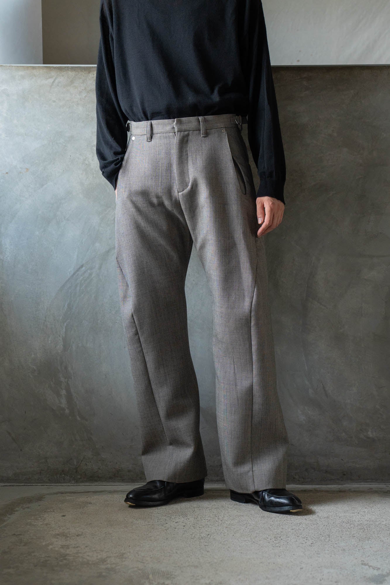 3D TWISTED TAILORED PANTS