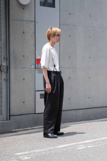 sign別注 Two-tuck trousers with suspenders