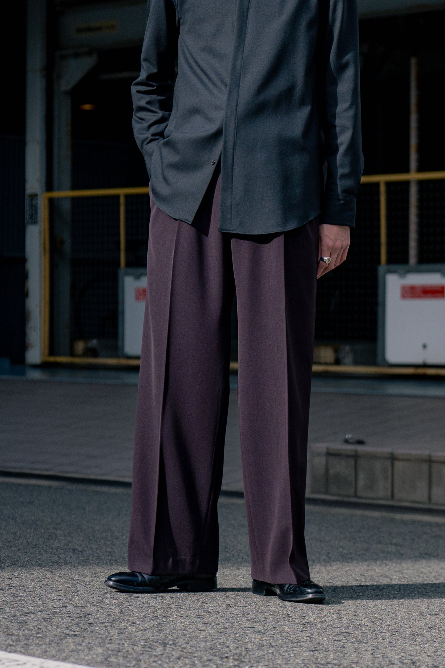 TWO TUCKS WIDE TROUSERS