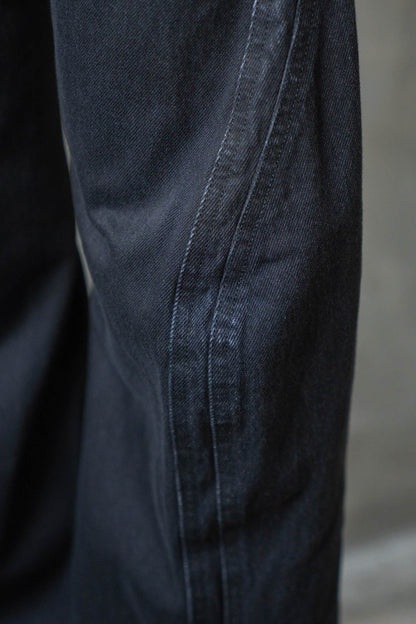 3D TWISTED JEANS