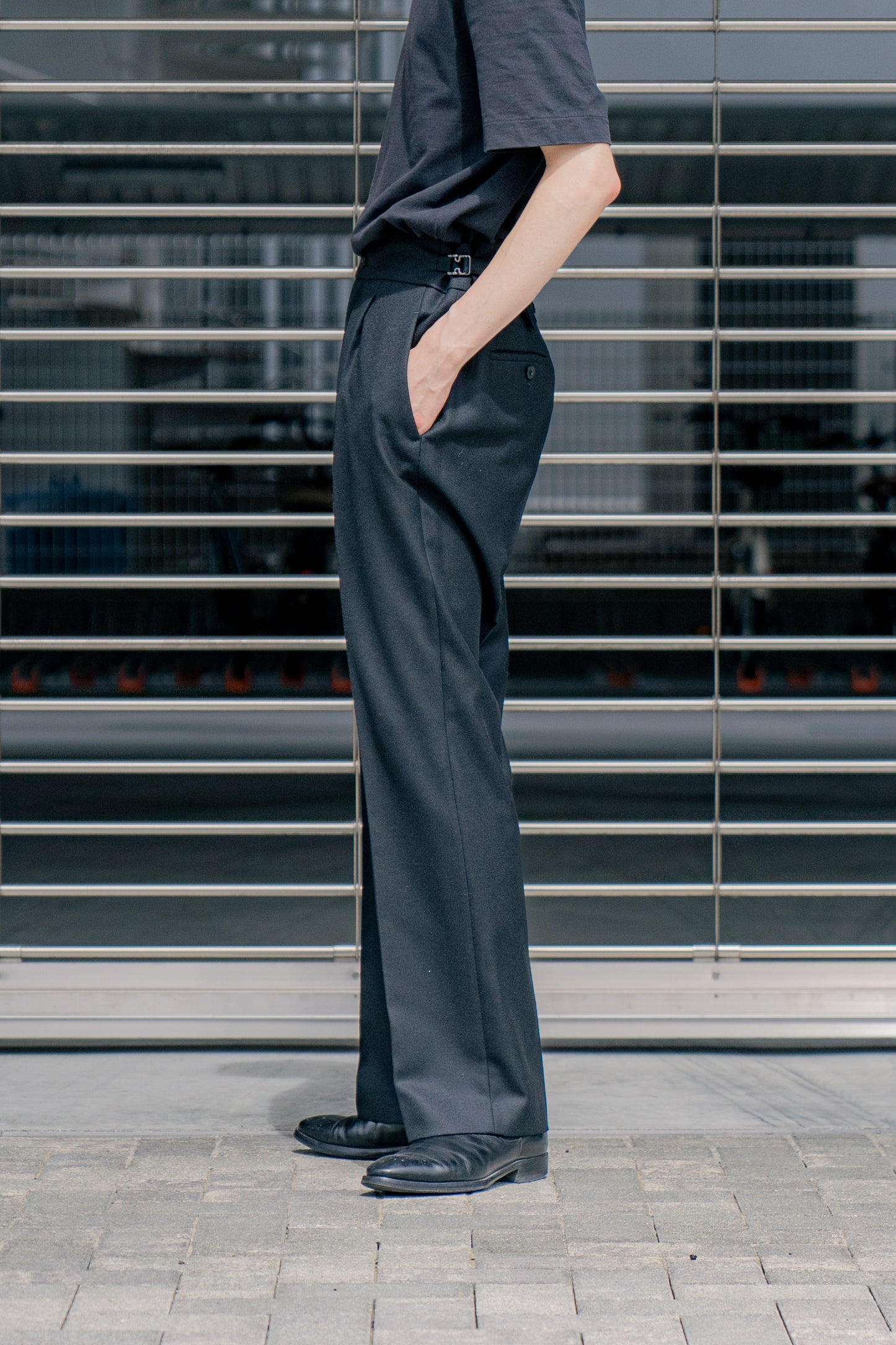 ONE TUCK STRAIGHT TROUSERS